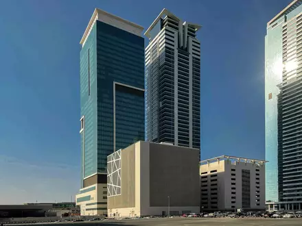 Single Business Tower в Дубае - 0