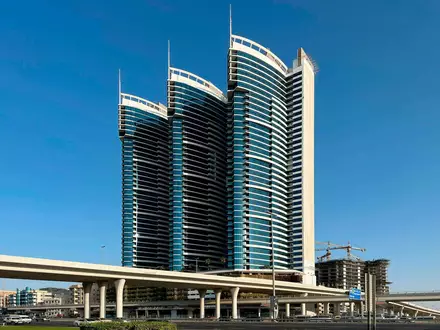 UNBOX API Trio Towers в Дубае - 0