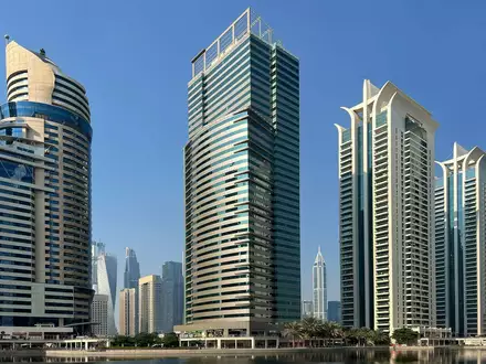 One Lake Plaza в Дубае - 0