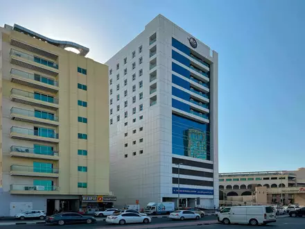 Al Ansari Business Center в Рас-эль-Хайма - 1