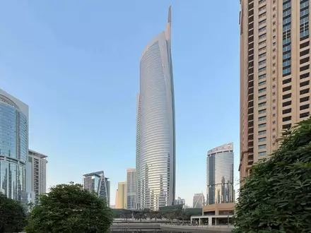 Almas Tower в Дубае - 1