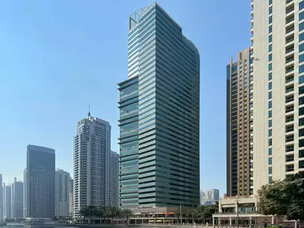One Lake Plaza в Дубае - 1