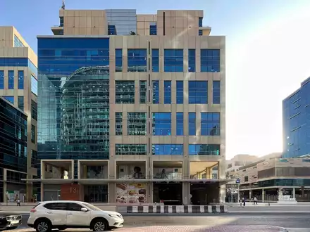 Bay Square Building 13 in Dubai - 2