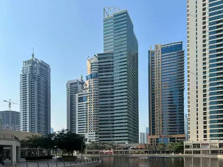 One Lake Plaza в Дубае - 2
