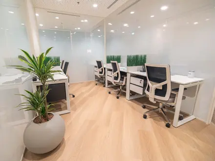 Сервисный офис 1076 sqft - 1