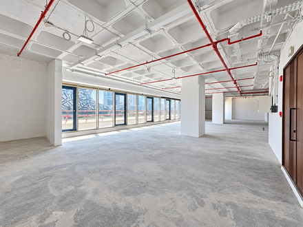 Офис 7nbsp3558 sqft - 2