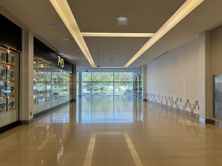 Sunset Mall in Dubai - 2