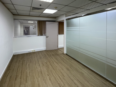Офис 888 sqft - 1