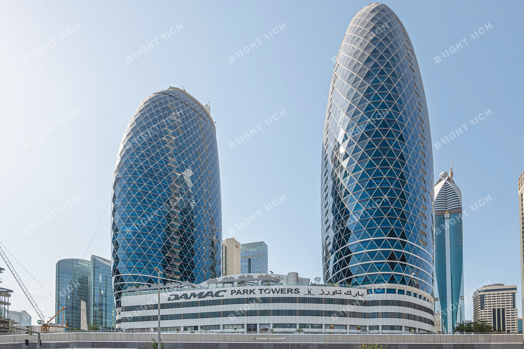 Бизнес-центр Damac Park Towers в Дубае