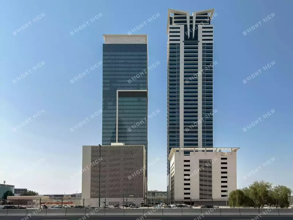 Single Business Tower в Дубае