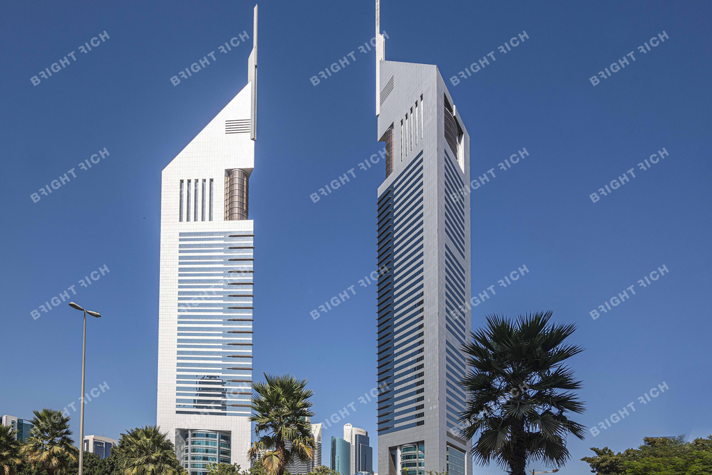 Бизнес-центр Jumeirah Emirates Towers   в Дубае