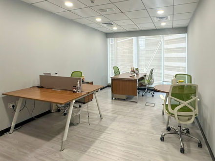 Сервисный офис 235 sqft - 2