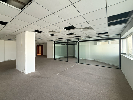 Офис 1nbsp625 sqft - 0
